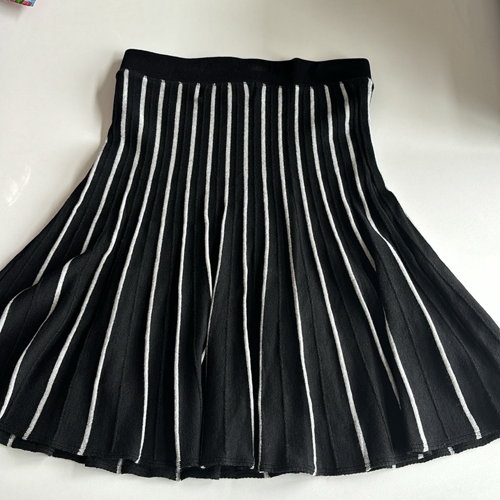 M. Rena Knit Skirt - Picture 4 of 5